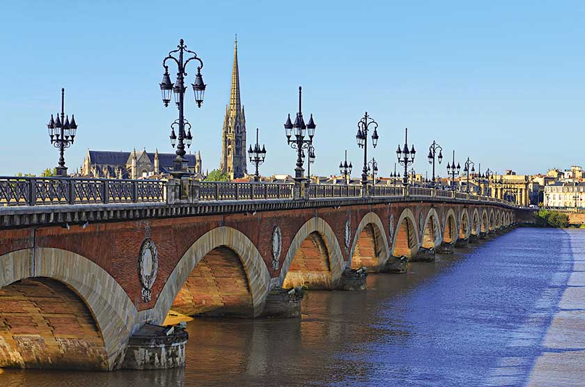 Eu  France  Gironde  Bordeaux Bridge  River  Sunny  Thinkstock 469579755