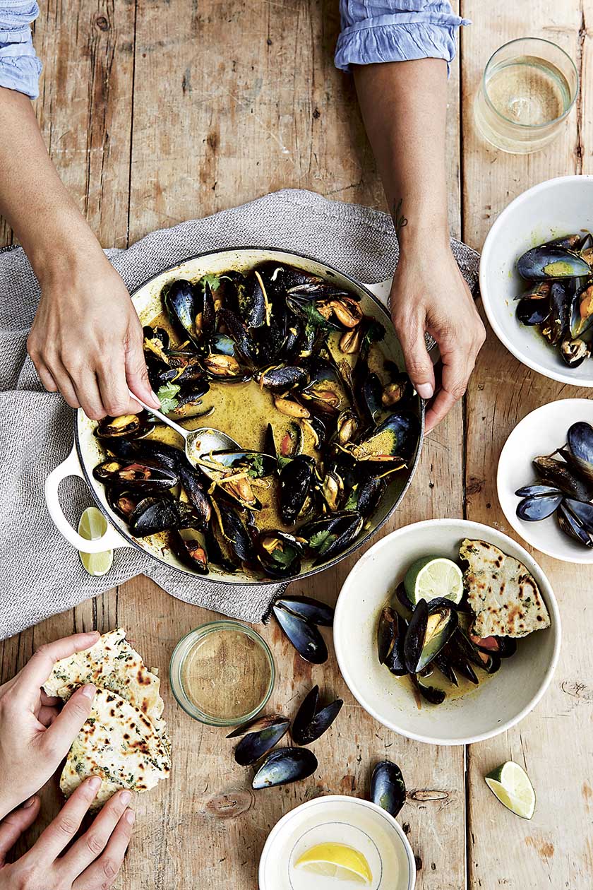 Mussels in chilli, ginger and curry leaf broth