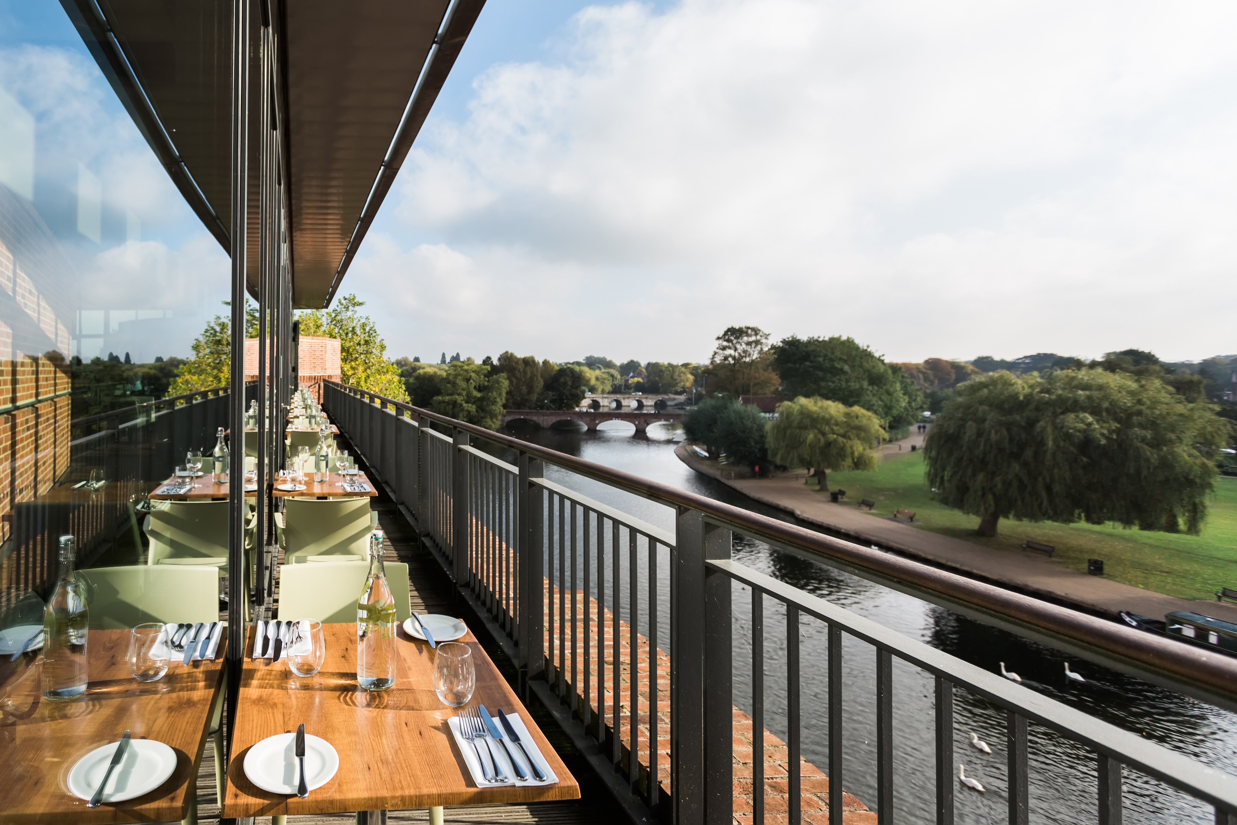 Outside Dining At The Rsc Rooftop Restaurant 2015 Photo By Sara Beaumont C  Rsc 176332