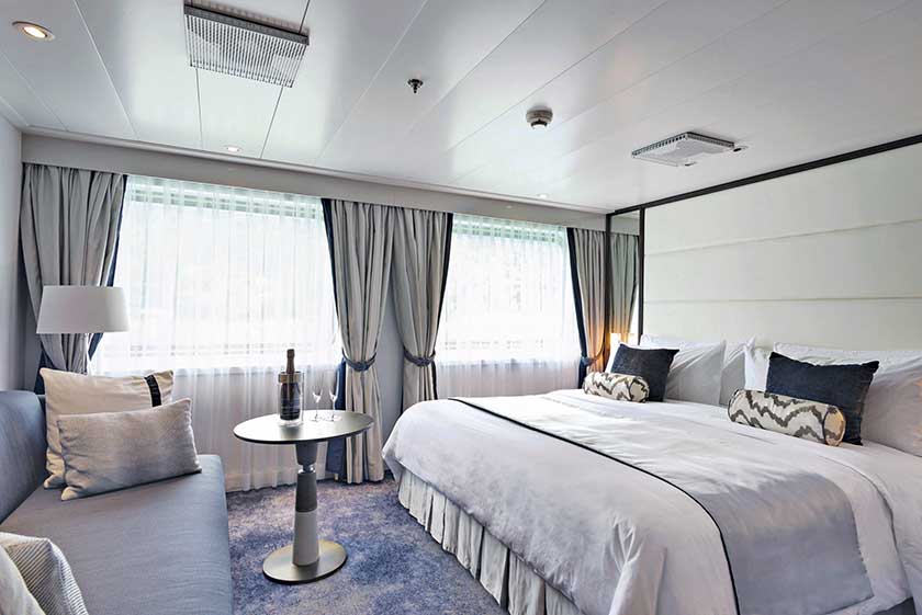 Yacht  Suite 211 Bedroom