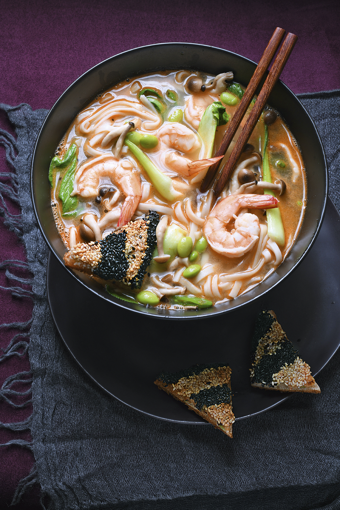 Prawn noodle sesame soup