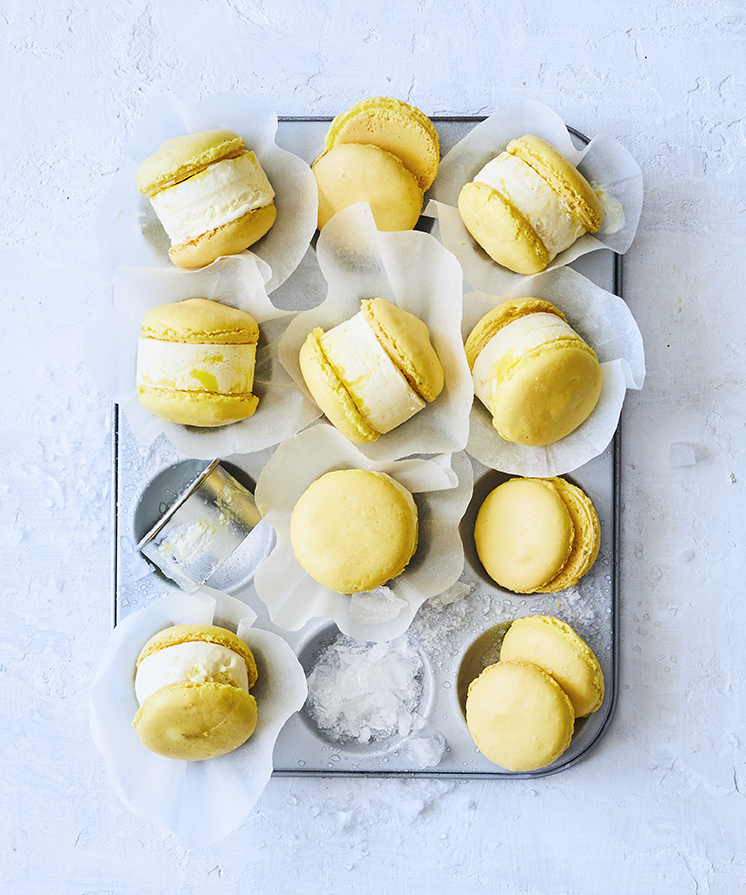 WEB Lemon curd macaron sandwiches 2