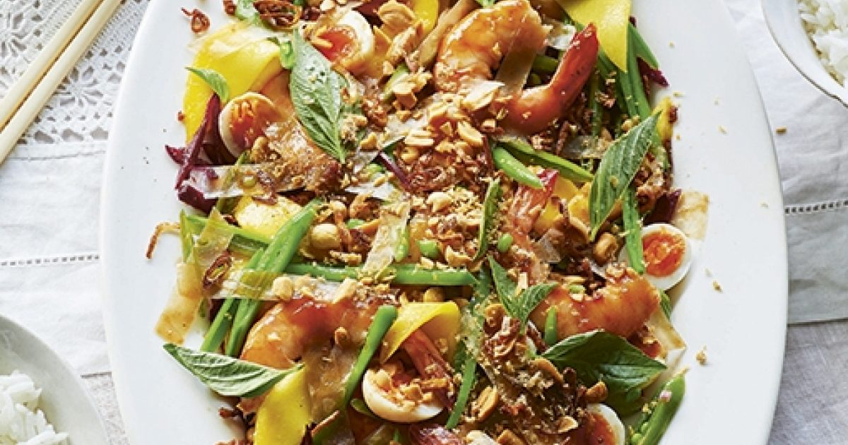 Food and Travel Magazine | King prawn and mango rice paper salad