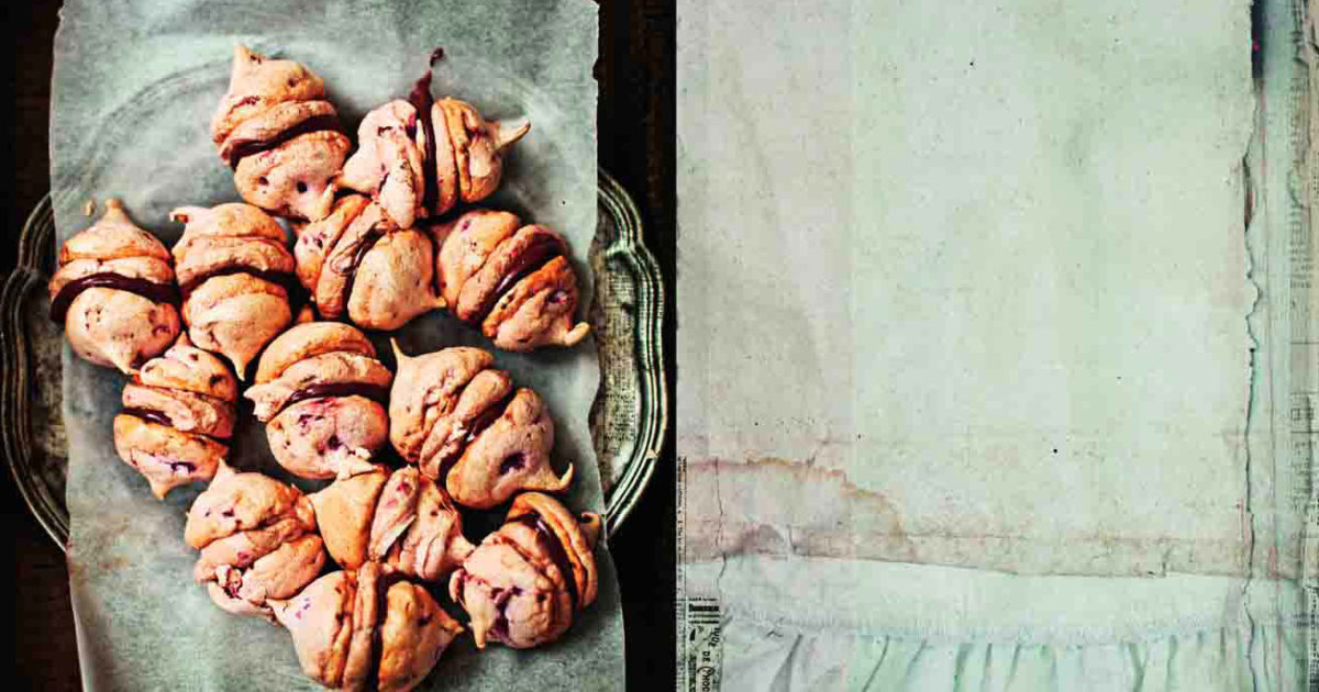 Food and Travel Magazine | Mini raspberry and chocolate meringue…