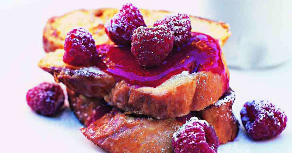 Food and Travel Magazine | French toast with fresh berry sauce