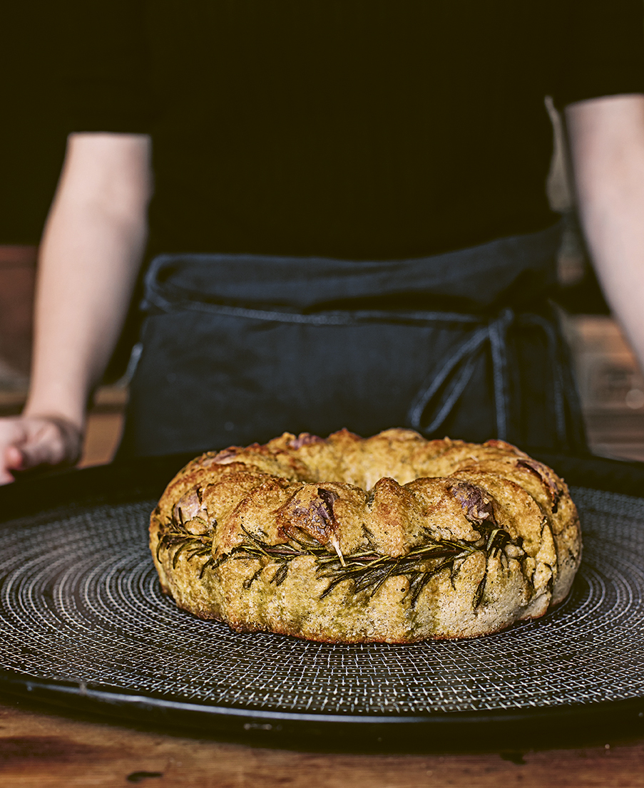 P113 Garlic rosemary sourdough bundt focaccia