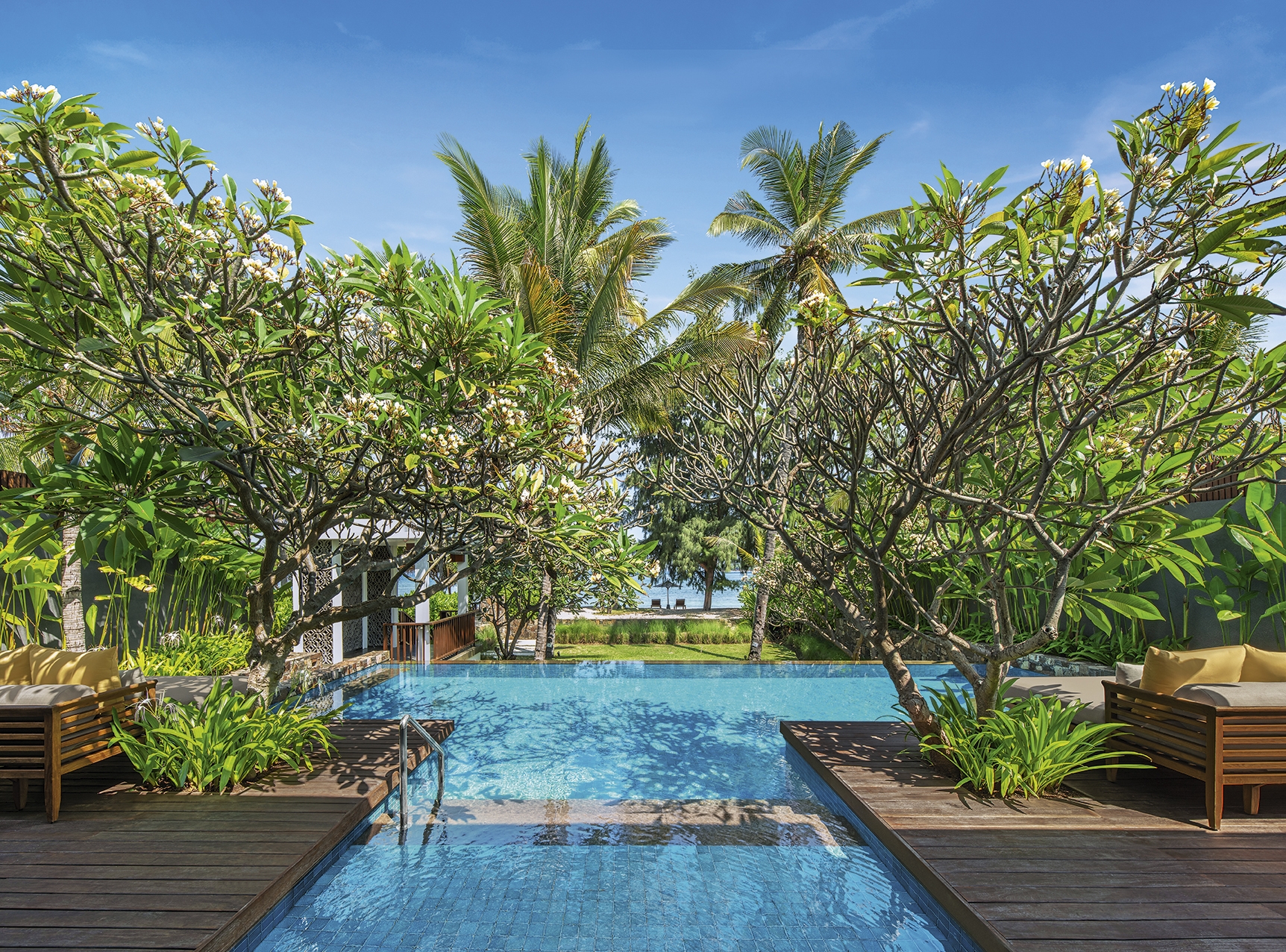 JUX LOPLC One Bedroom Villa Beachfront Pool