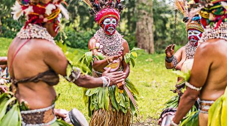 Mt  Hagen  Highlands  Highway  Paiya  Village  Womans  Singsing 7931