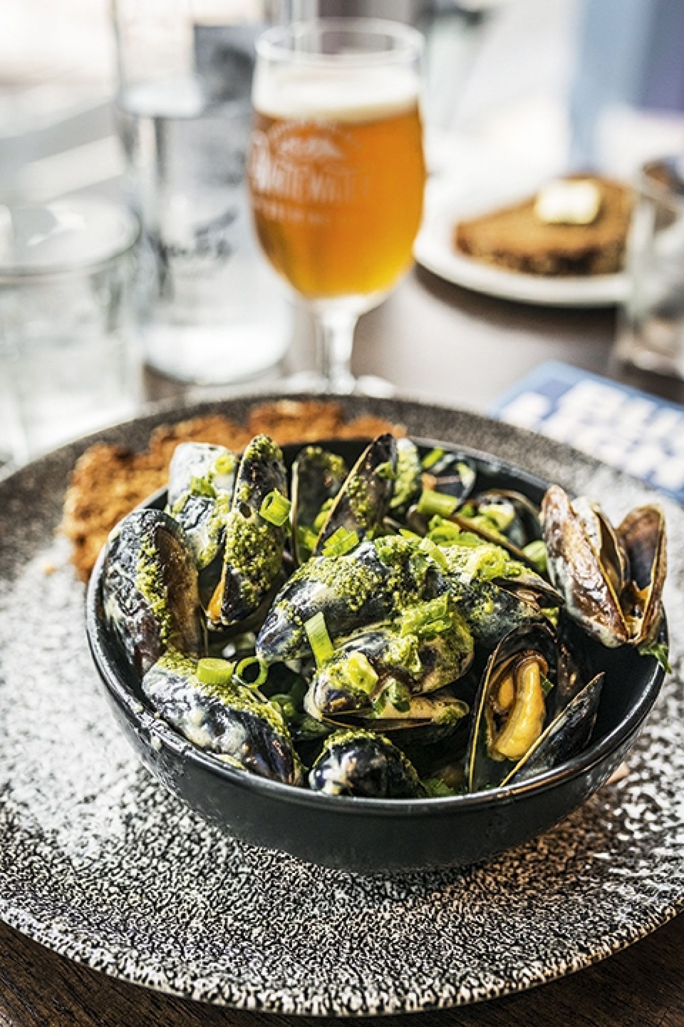 Newcastle The Mariner Pub Restaurant Local Mussels Wheatan Bread 5772