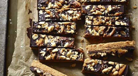 28 Salted Caramel Peanuts Bars