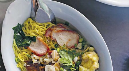 Wok-tossed hakka noodles with chicken and lap cheong