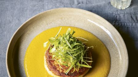 CRAB CAKES WITH KATSU CURRY SAUCE