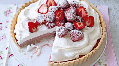 Strawberry meringue tart