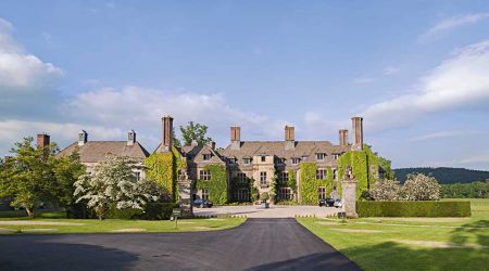 Llangoed  Hall  Sunny  Exterior